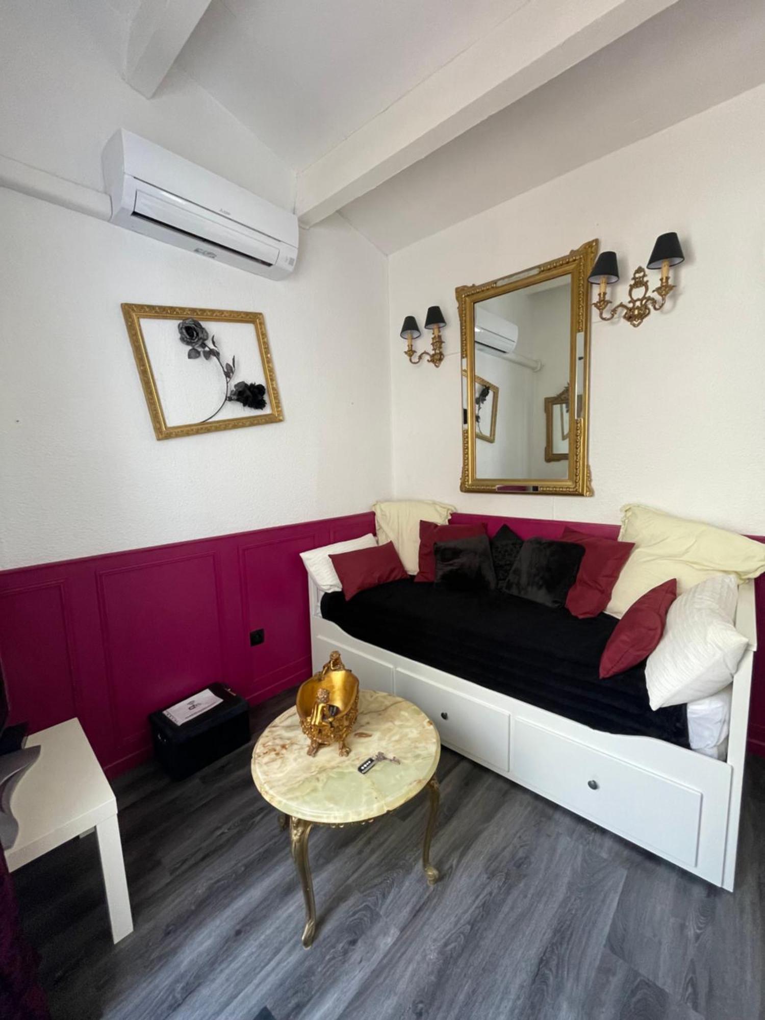 Baroque - Clim - Parking Apartment *